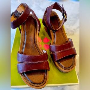 Naturalizer heeled sandels